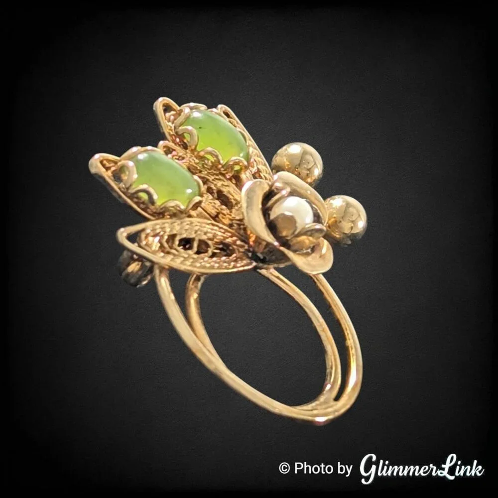 Vintage Gold Tone Bee Brooch Green Glass Wings Faux Pearl Open Circle Pin